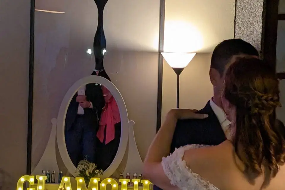 Novios en el Glitter Bar